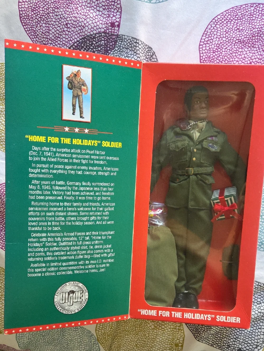 Hasbro G.I. Joe Home for the Holidays Soldier - Green & Red Accents